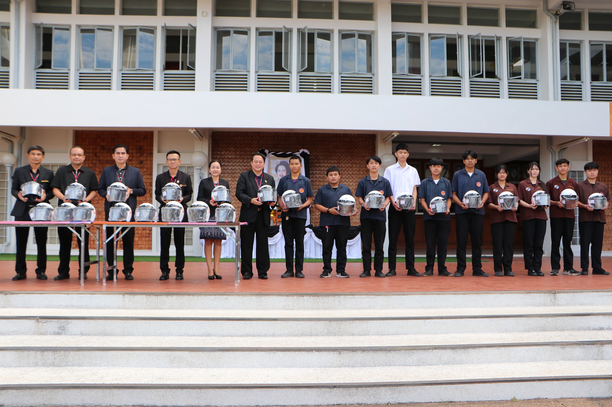 581439572 712249371908603 1098041445980201008 n